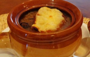 Onion soup with a cheese crouton
